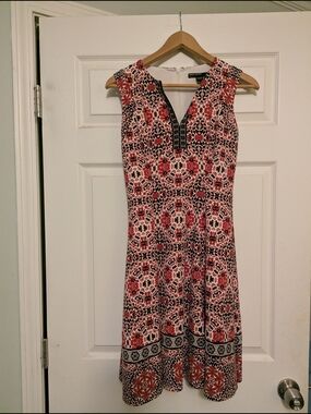Maggy London Sleeveless Red and Black Printed Midi Dress